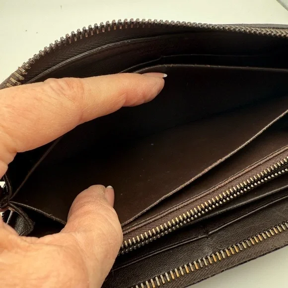 Bottega Brown Leather Wallet with Card Slots and Zipper - Picture 6 of 12